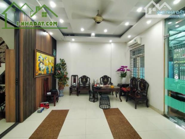 Bán nhà mặt phố Việt Hưng, 60m2, 5 tầng, gara, thang máy, 14 tỷ. - 1