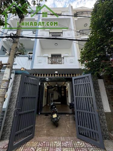 Cần tiền bán gấp căn nhà Đường Nguyễn Văn Hưởng, P.Thảo Điền, Quận 2. Giá chỉ 2tỷ650 còn t