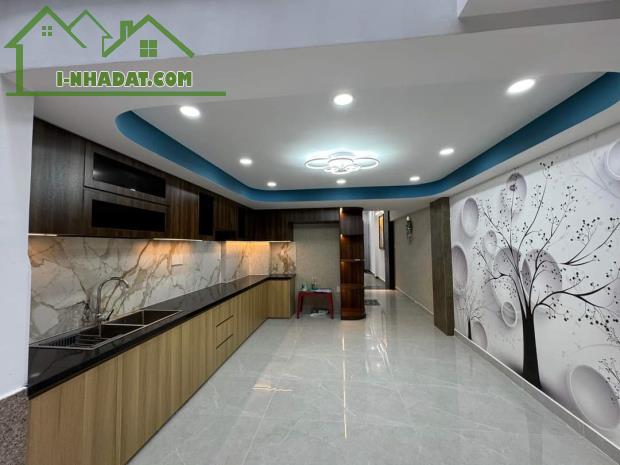 Cần tiền bán gấp căn nhà Đường Nguyễn Văn Hưởng, P.Thảo Điền, Quận 2. Giá chỉ 2tỷ650 còn t - 2