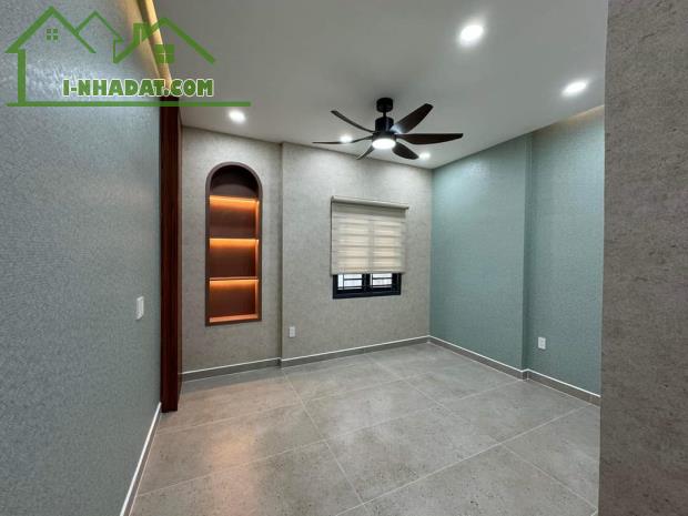 Cần tiền bán gấp căn nhà Đường Nguyễn Văn Hưởng, P.Thảo Điền, Quận 2. Giá chỉ 2tỷ650 còn t - 4