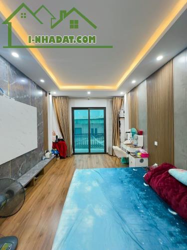 Nhà 6 tầng khu P/lô Quân Đội, 918 Phúc Đồng, thang máy, ô tô tránh 40m MT 3.6m nhỉnh 11tỷ