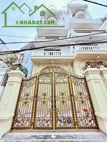 Oto vào nhà - 7 tầng thang máy- tiện ích