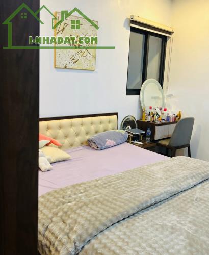 Cho thuê căn hộ chung cư  2 ngủ Ecolake View 32 Đại Từ, 75m2, 12 Triệu