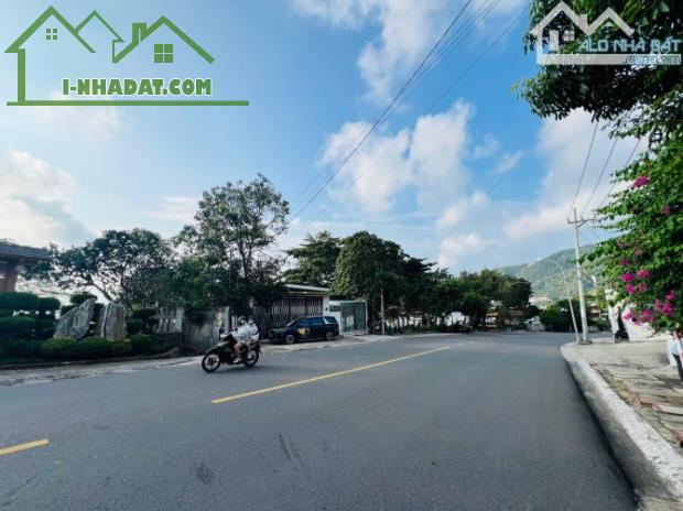 BÁN BIỆT THỰ BIỂN TRẦN PHÚ THÍCH HỢP NGHĨ DƯỠNG TRỰC DIỆN BIỂN DT 366M2 - 2