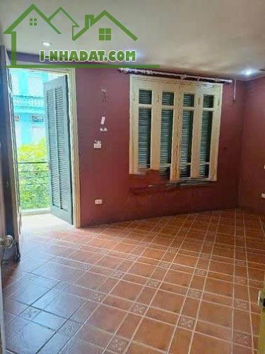 Cho thuê nhà nguyên căn ở Đê La Thành, Ba Đình 90m x 5T giá 25 triệu, ô tô đỗ cửa - 2