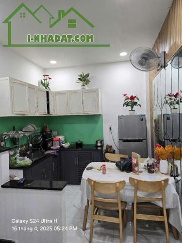 Nhà thiết kế hiện đại 1 lầu 4mx9m đường 4m ngay chợ cây sộp đông hưng thuận - 1