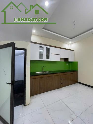 PHỐ XỐM - HÀNG XÓM ĐẠI HỌC ĐẠI NAM - NGÕ Ô TÔ 32M2 GIÁ CHỈ HƠN 5 TỶ - 3