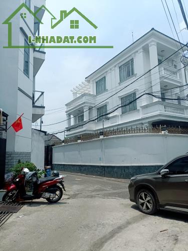 BÁN NHÀ 3 TẦNG Ô TÔ ĐỖ CỬA - LINH XUÂN - LÀNG ĐẠI HỌC - 60M2 - NGANG 6M - 5,3 TỶ