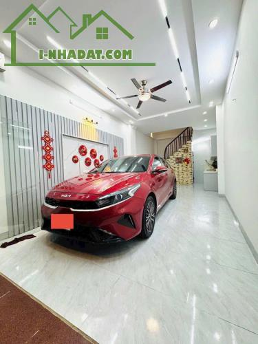 BÁN NHÀ NGUYỄN VĂN CỪ, TRUNG TÂM PHƯỜNG BỒ ĐỀ , GARA Ô TÔ, MẶT NGÕ THÔNGH, 5 TẦNG