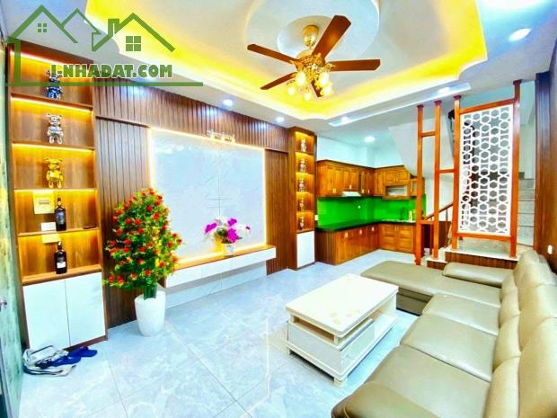 NHÀ ĐẸP NGAY NGÃ 3 NGŨ NHẠC, THANH ĐÀM, NAM DƯ CHỈ NHỈNH 5 TỶ