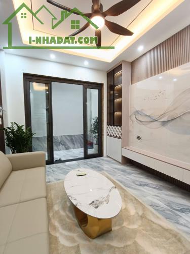Bán nhà Phố Hoàng Ngân, Cầu Giấy, ô tô đỗ gần nhà 5m, kinh doanh dòng tiền, 5 tầng 40m2 11