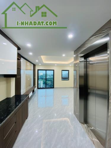 Bán nhà đẹp Phuc Đồng Lô Góc - -Oto tránh- Thang Máy-full Nội Thất- 9,5 tỷ (thương lượng) - 2