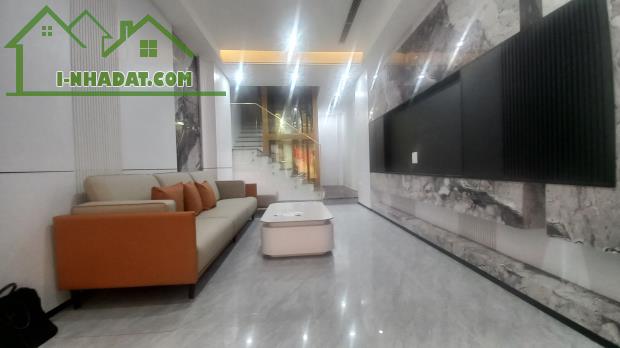 Xuân La Xuân Đỉnh, 7 tầng thang máy, mặt ngõ ô tô, gần Hồ Tây, 14.8 tỷ