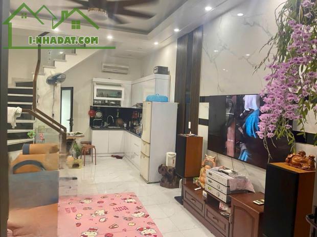 Bán nhà 5 tầng sau nhà mặt ngõ phố Đông Khê - 5