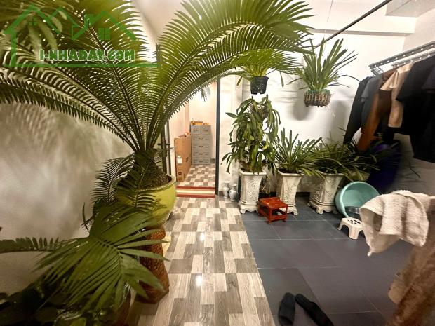 Bán nhà 5 tầng sau nhà mặt ngõ phố Đông Khê - 1