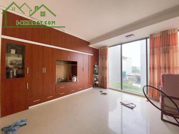 BÁN NHÀ ĐẸP THOÁNG SÁNG RỰC RỠ PHỐ 19 - 5, HÀ ĐÔNG 8 TỶ - 2