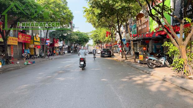 HƠN 8 TỶ, NHÀ NGỌC LÂM 40M, 4T, MT4M, Ô CHỜ THANG MÁY, CÁCH 20M RA SÂN XE 45 CHỖ QUAY ĐẦU. - 2