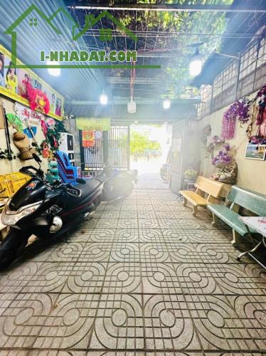 MẶT TIỀN KẾ PHẠM THẾ HIỂN - P.4 QUẬN 8 - 85M² - NGANG 5M - 3 TẦNG - 3 PN - XE HƠI VÀO NHÀ - 1