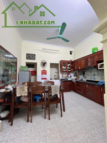 Bán nhà Khương Đình, Thanh Xuân, nhà đẹp dân xây, lô góc, ngõ rộng - 1
