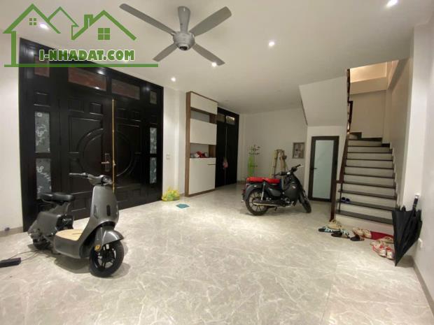 Bán nhà Phố Bạch Mai - Ngõ nông rộng - 38m2 x 5 tầng - Thiết kế cực đẹp - Sổ vuông như A4 - 4