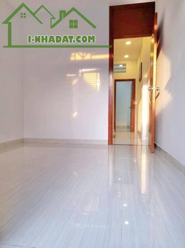 **Bán nhà p2, Tân Bình** hẻm Nguyễn Trọng Tuyển (4,3*10) 3 tầng - 6 tỷ - 1
