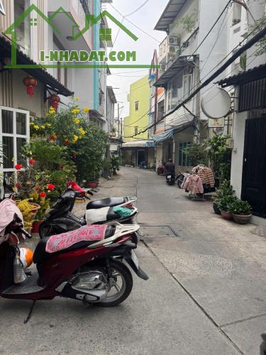 **Bán nhà p2, Tân Bình** hẻm Nguyễn Trọng Tuyển (4,3*10) 3 tầng - 6 tỷ - 3