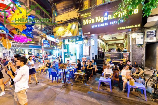 Chính chủ cho thuê nhà 3 tầng MẶT PHỐ Hàng Chĩnh, Quận Hoàn Kiếm, KD nhà hàng, homestay