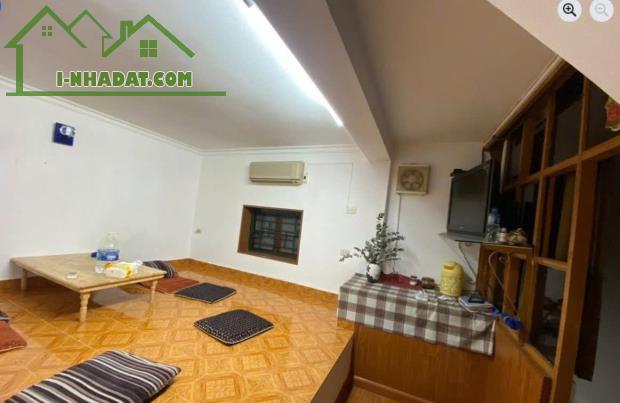 Cho thuê nhà 5 Phố Cảm Hội, 5 tầng x 25m2, 3 ngủ, 2 vệ sinh, 9 triệu KD on, ở gđ, nhóm 3 - 1