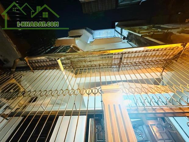 NHÀ ĐẸP CHÍNH KINH THANH XUÂN - Ô TÔ ĐỖ CỬA - DT44M2 GIÁ NHỈNH 10 TỶ - 3