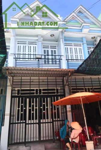 NHÀ PHỐ 2 TẦNG – MẶT TIỀN XTT31 – SHR – GẦN CHỢ ĐẦU MỐI – CHỈ 650 TRIỆU