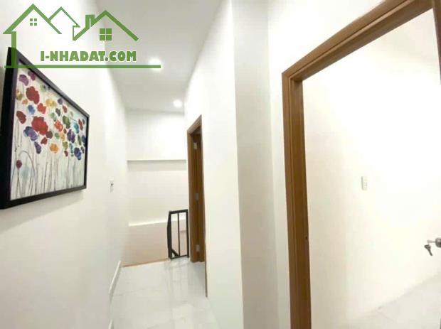 ♪Nhà Kiệt Nguyễn Hoàng gần Ng V Linh, 32m2 gác lửng, sạch đẹp ở ngay, 2.25 tỷ - 4