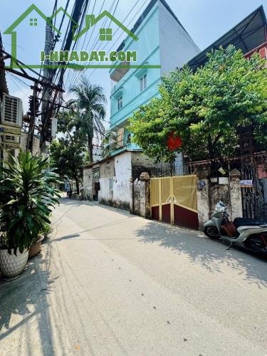 Tân Mai- Đất- Mặt Ngõ thông- Ô tô tránh- Kinh doanh- Xây Văn phòng- 66m2- 200tr/m- Còn bớt