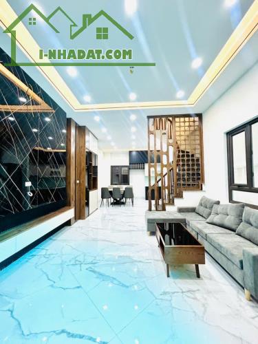 BÁN NHÀ TRẦN KHÁT CHÂN, SÂN CỔNG ĐỂ XE, 5 TẦNG DÂN XÂY, 65M2 GIÁ CHỈ 9,9 TỶ - 1