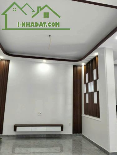 BÁN NHÀ 3 TẦNG CHỢ ĐÔNG LÃM - Ô TÔ ĐỖ CỬA - CÓ SÂN RIÊNG - 1