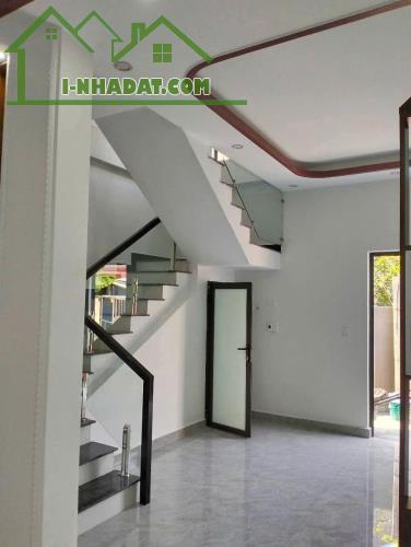 BÁN NHÀ 3 TẦNG CHỢ ĐÔNG LÃM - Ô TÔ ĐỖ CỬA - CÓ SÂN RIÊNG - 2