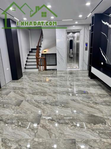 BÁN nhà 19.2 tỷ tại đường Hoàng Mai Hoàng Mai HN S: 50m2 x nhà 7 tầng x mặt tiền 4.2m - 3