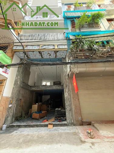 BÁN nhà 19.2 tỷ tại đường Hoàng Mai Hoàng Mai HN S: 50m2 x nhà 7 tầng x mặt tiền 4.2m - 5