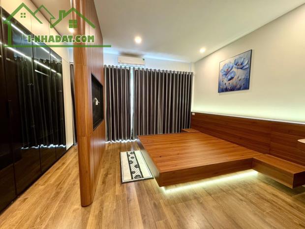 6 TẦNG THANG MÁY - PHỐ ĐÀM QUANG TRUNG - FULL NỘI THẤT - XE Ô TÔ 7 CHỖ NGỦ TRONG NHÀ - 4