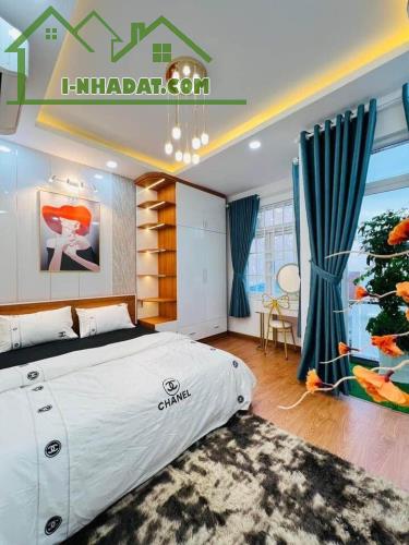 Mặt tiền xe hơi Bùi Minh Trực, ngang 4m5, Nhà đẹp lung linh chỉ 9 tỷ nhỉnh - 2