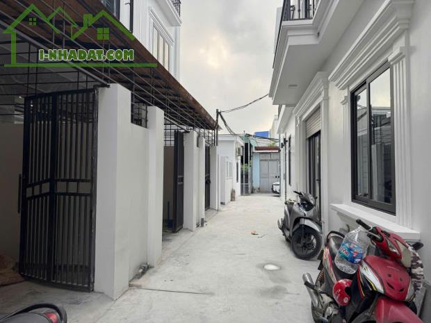 NHÀ 3 TẦNG - TRUNG TÂM ĐỒNG HOÀ - SÂN CỔNG RIÊNG - XÂY MỚI 100% - NGÕ Ô TÔ - BÌA HỒNG - 3
