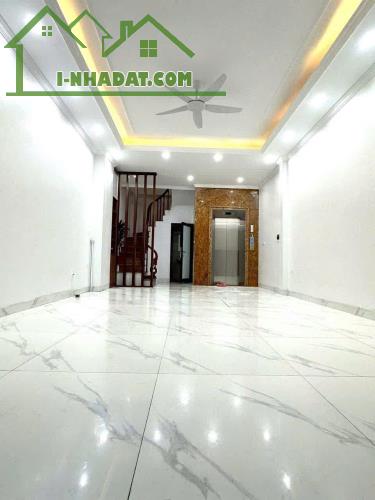 Rẻ nhất tầm giá – Phố Văn Cao, Ba Đình. Nhà mới thang máy 6 tầng x 35m, giá 7.5 tỷ