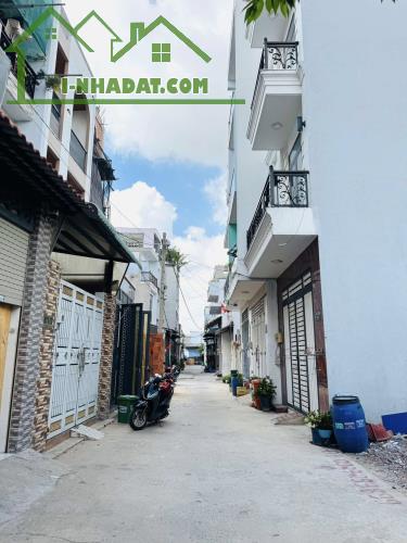 1 LÔ DUY NHẤT NGAY HƯƠNG LỘ 2 GẦN BỆNH VIỆN QUẬN BÌNH TÂN - HẺM XE TẢI THÔNG. CHỈ HƠN 3 TỶ