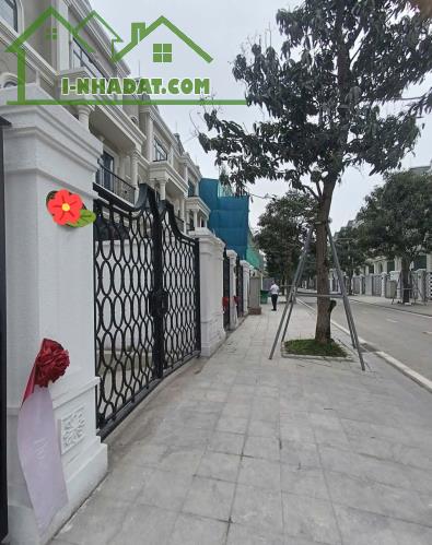 🌺🌺🌺🌺BIỆT THỰ ĐẲNG CẤP TẠI CIPUTRA - TÂY HỒ - KHÔNG GIAN SỐNG XANH - ĐẲNG CẤP  - THIẾT