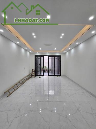 THẠCH BÀN SIÊU PHẨM – 49M² – 5 TẦNG – THANG MÁY – 8,6 TỶ - 3