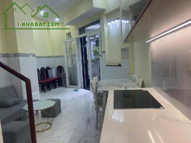 BÁN NHÀ MỚI 4 TẦNG, MẶT TIỀN CẬN, HẺM Ô TÔ 4m THÔNG, DƯỚI CHÂN CẦU KIỆU Q1