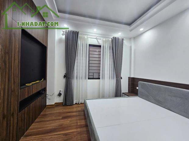 Bán Nhà 42m2 Tại Đàm Quang Trung Long Biên Mặt Tiền Rộng Vị Trí Kim Cương | 7,2 Tỷ - 3