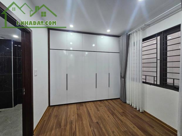 Bán Nhà 42m2 Tại Đàm Quang Trung Long Biên Mặt Tiền Rộng Vị Trí Kim Cương | 7,2 Tỷ - 5
