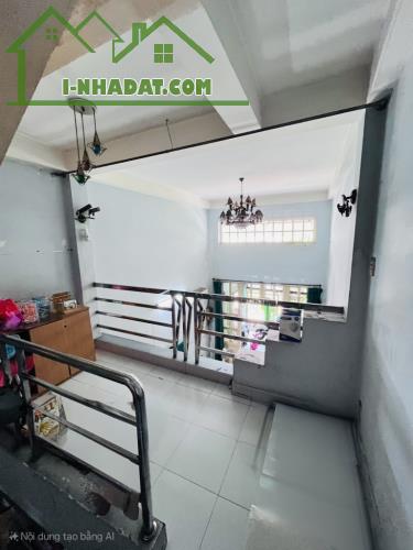 Bán nhà mặt tiền quận 8 đường 8m - 4