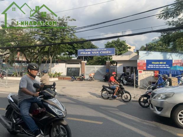 Nhà Mới 3Tầng Cách mặt Tiền 15M Hẻm Thẳng Xe Hơi Sổ Vuông 83m2 Gía 6,5 Tỷ Thương Lượng - 1