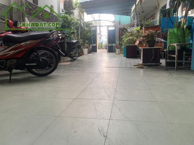Nhà Mới 3Tầng Cách mặt Tiền 15M Hẻm Thẳng Xe Hơi Sổ Vuông 83m2 Gía 6,5 Tỷ Thương Lượng - 2